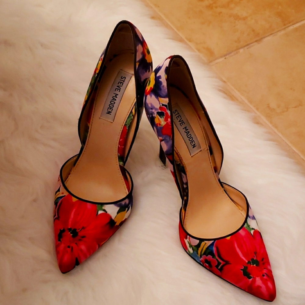 Steven Madden Floral Heels sz.9